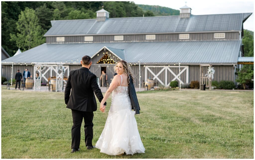 The Sablewood barn wedding venue in Upstate NY